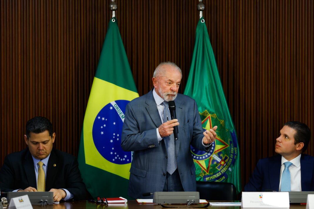 ‘Taxa das blusinhas’, fim da 6×1, terras raras: Lula tenta destravar pautas do governo em reunião com Alcolumbre e Motta