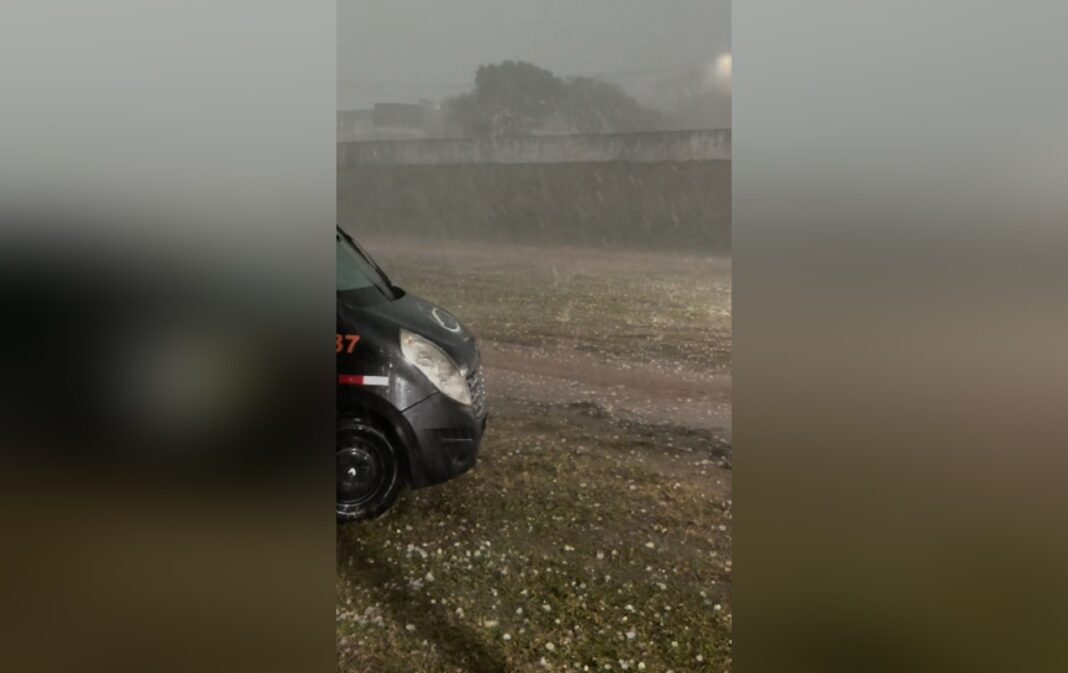 Chuva de granizo cancela show do Tchê Garotos em Itararé: ‘foi como uma tijolada no teto’, relata vocalista