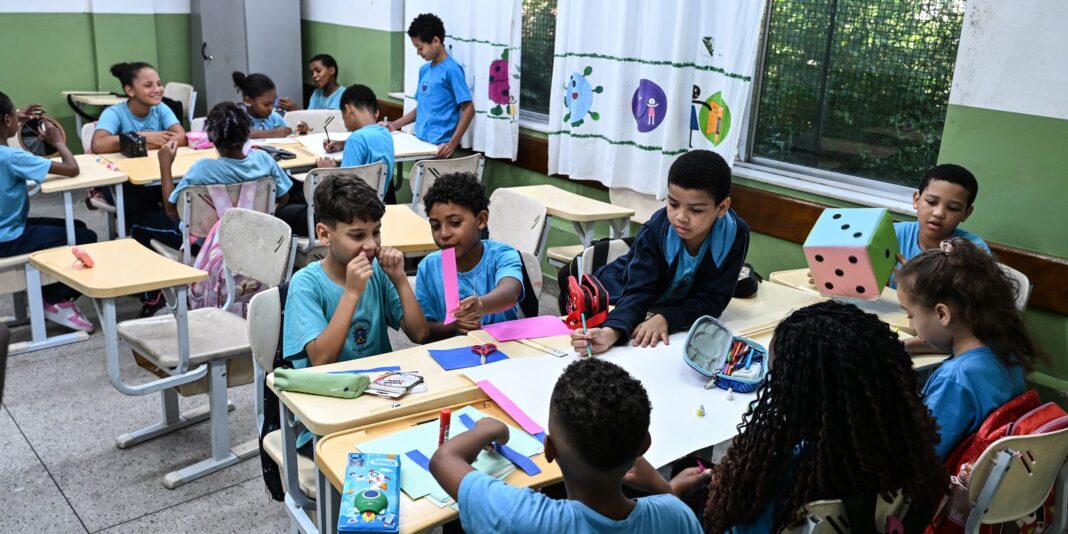 Ensino integral acelera aprendizado de vulneráveis, aponta estudo