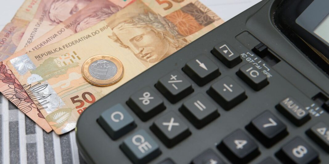 Governo projeta R$ 636 bilhões com nova Contribuição sobre Bens e Serviços em 2027
