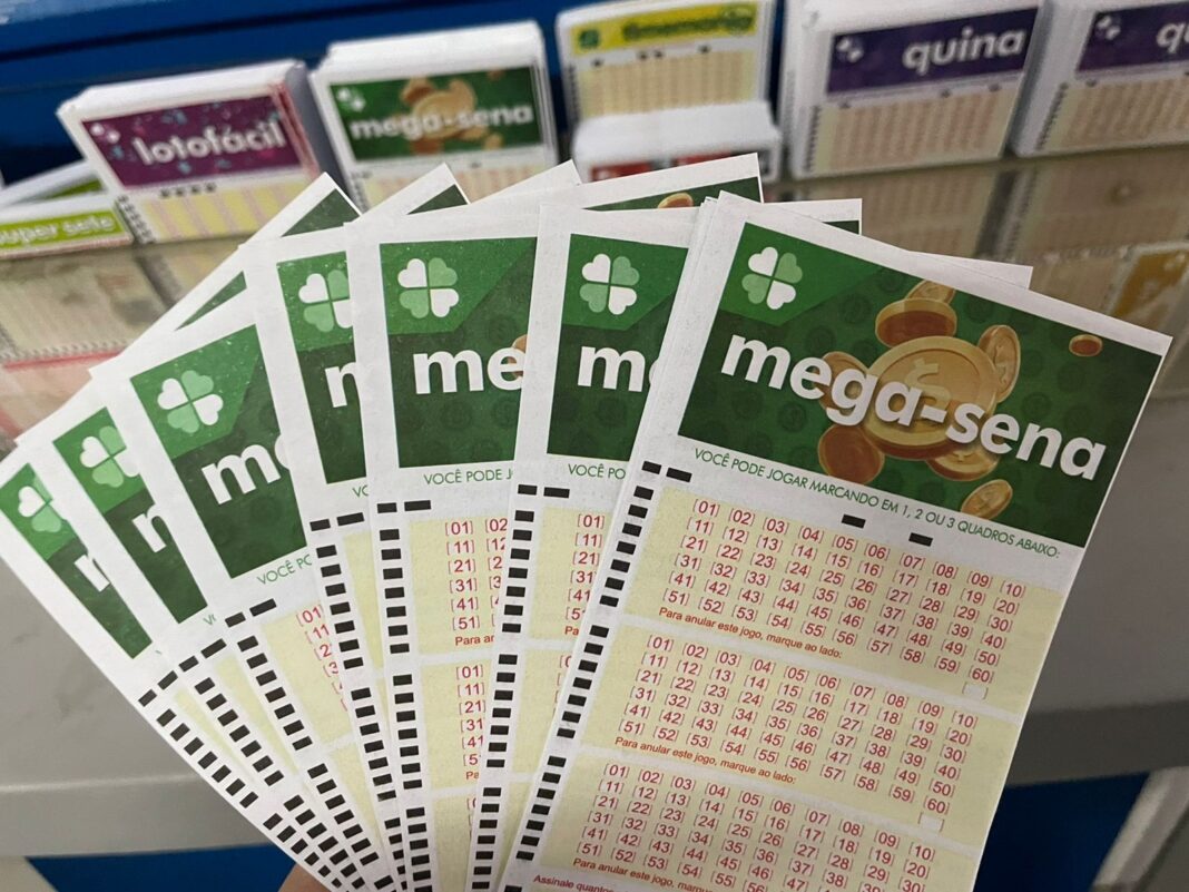 Mega-Sena pode pagar R$ 3.5 milhões nesta terça-feira; g1 transmite ao vivo