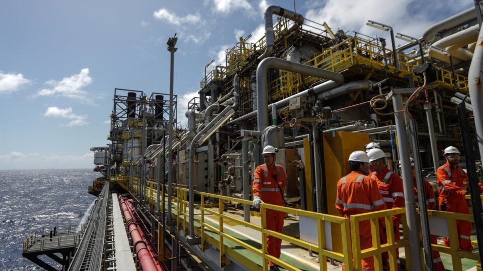 Petrobras e Marinha do Brasil firmam acordo para reforçar segurança e pesquisa marítima