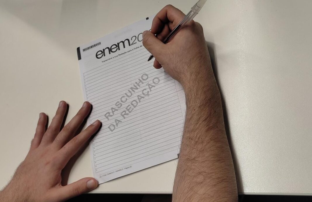 Enem 2026: Educadores apontam 7 temas potenciais para a redação