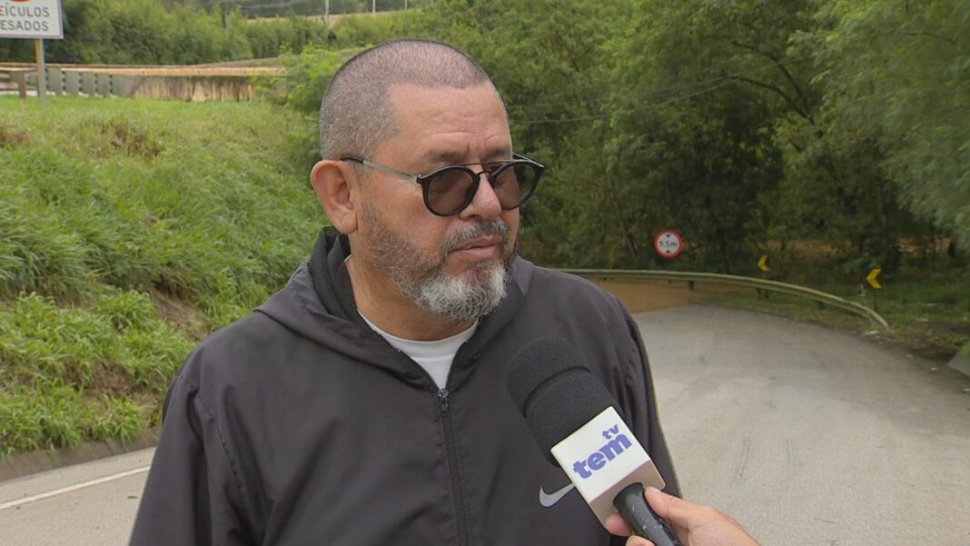 Motorista relata desespero após carro ser submerso em alça inundada da Raposo Tavares em Itapetininga
