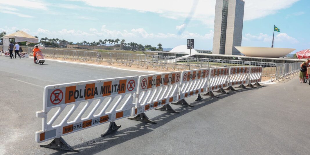 Brasília se prepara para o Desfile de 7 de Setembro com segurança reforçada e restrições de trânsito