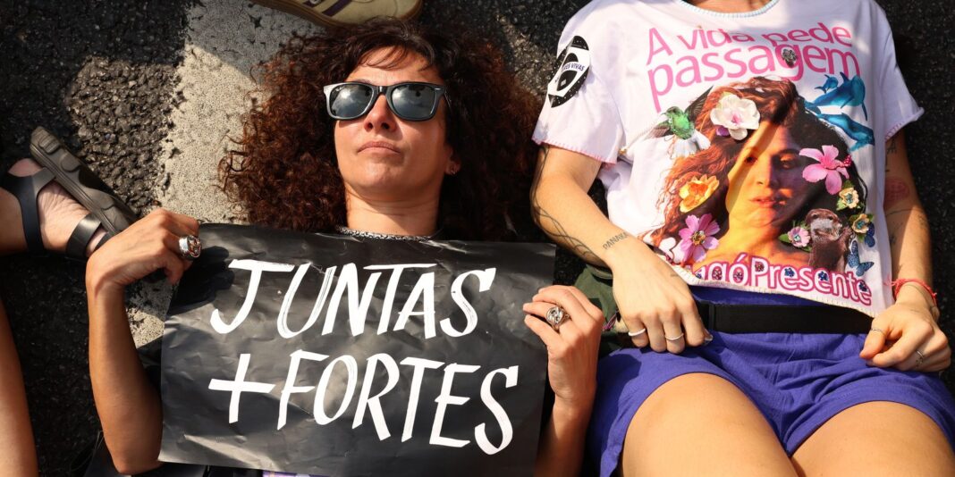 Planos de governo presidenciais focam em violência e saúde para mulheres, mas omitem participação política