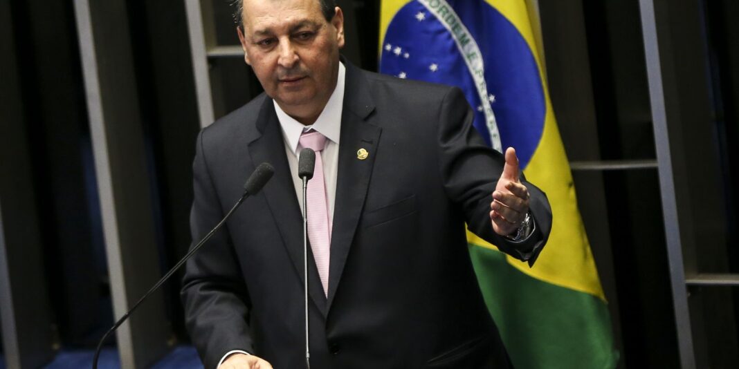 Relator da CCJ rejeita emendas da oposição que buscavam manter escala de trabalho 6×1