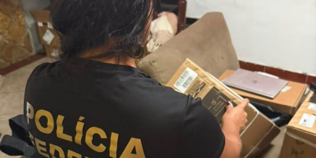 Polícia Federal Desarticula Grupo Suspeito de Furto de Encomendas Postais com Documentos Falsos
