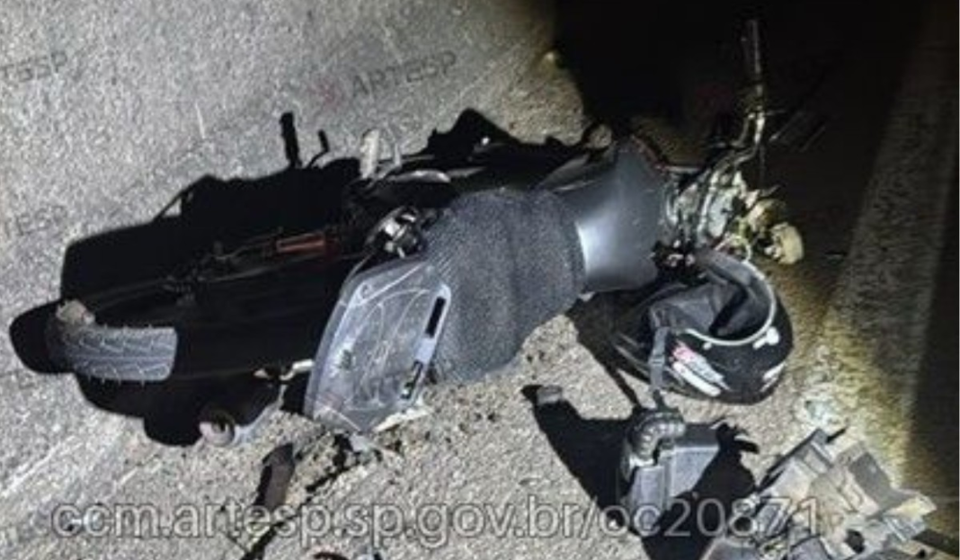 Acidente na Santos Dumont: motociclista morre após atropelar cachorro e ser atingido por carros