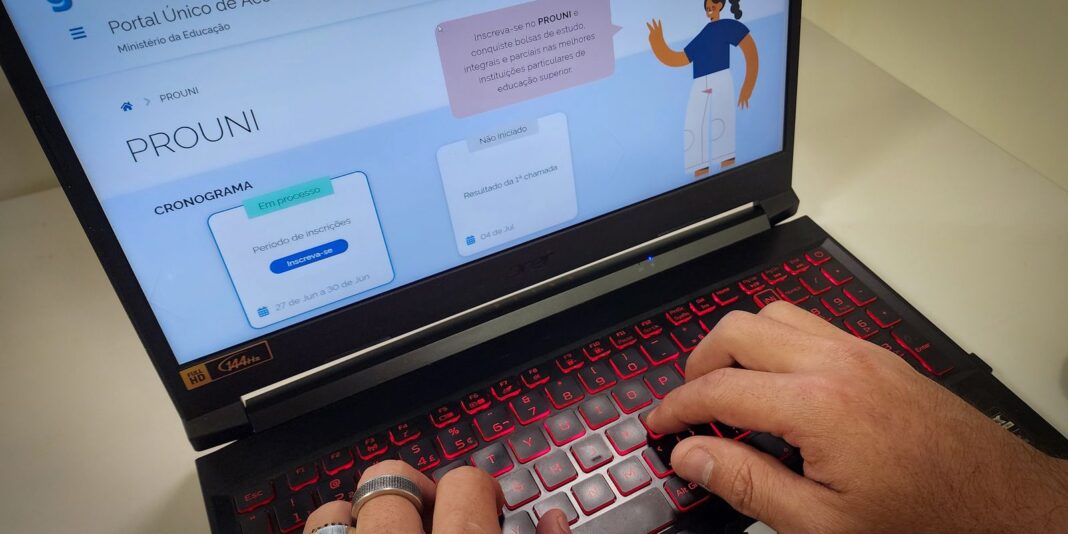 ProUni divulga lista de espera para bolsas de estudo do segundo semestre