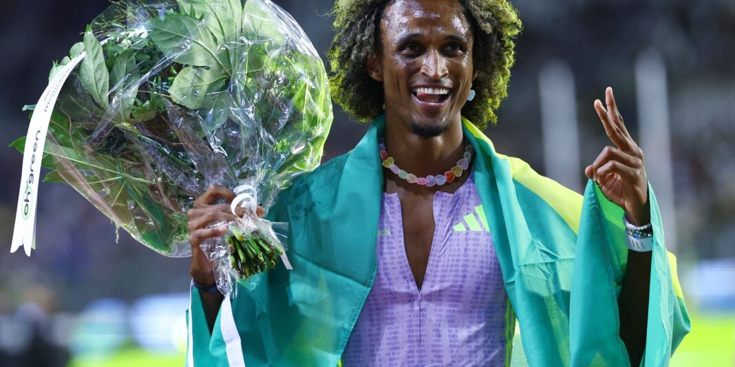Alison dos Santos é tricampeão da Liga Diamante nos 400m com barreiras