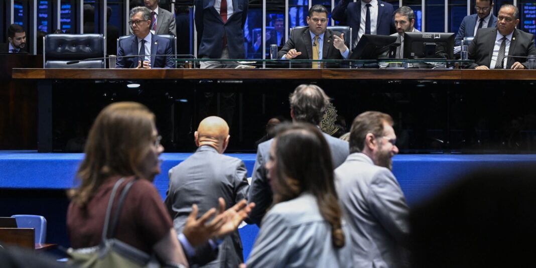 Senado votará fim da escala 6×1 e redução de jornada após eleições, diz Alcolumbre