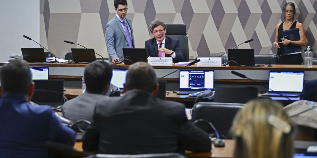Ajustes no texto adiam votação da MP que extingue a taxa das blusinhas