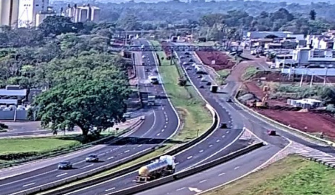 Carro colide frontalmente com caminhão na Rodovia Zeferino Vaz; motorista morre em Paulínia