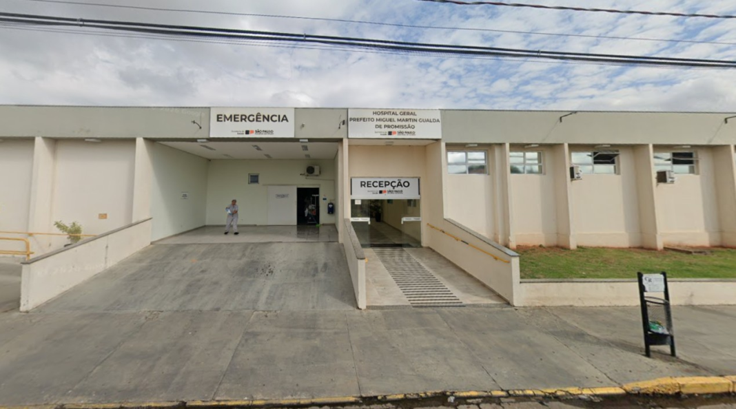 Polícia investiga morte de criança de 4 anos encontrada com cabeça presa no vidro de carro em Promissão