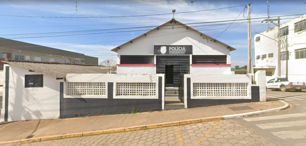 Polícia Civil prende em Ribeirão Branco dupla suspeita de homicídio e agressões em praça