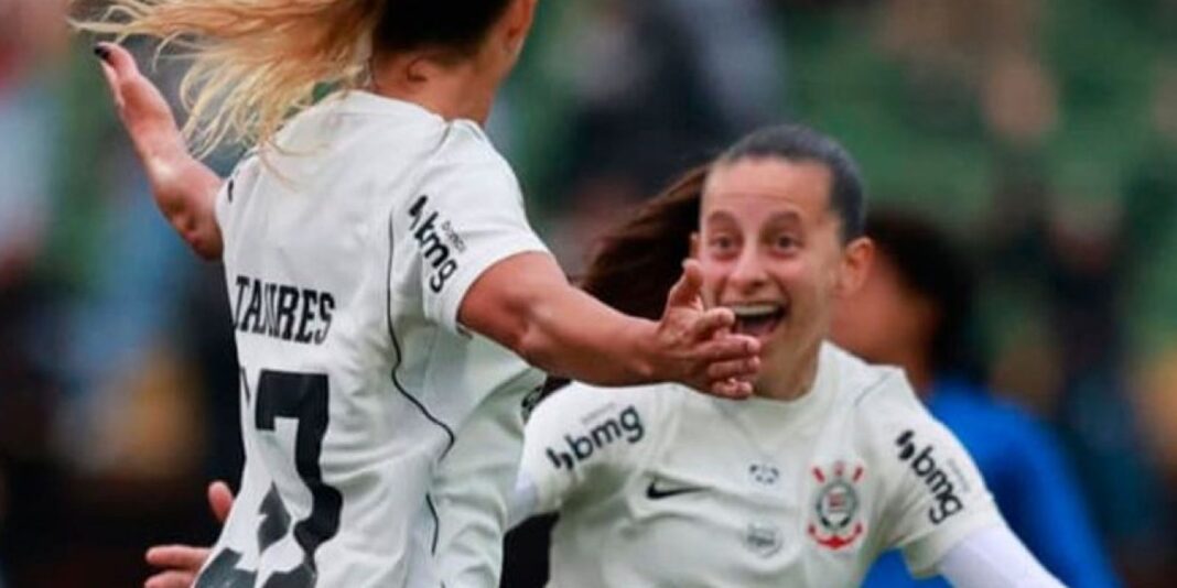 Corinthians goleia o Cruzeiro e avança para as semifinais do Brasileirão Feminino contra o Bahia