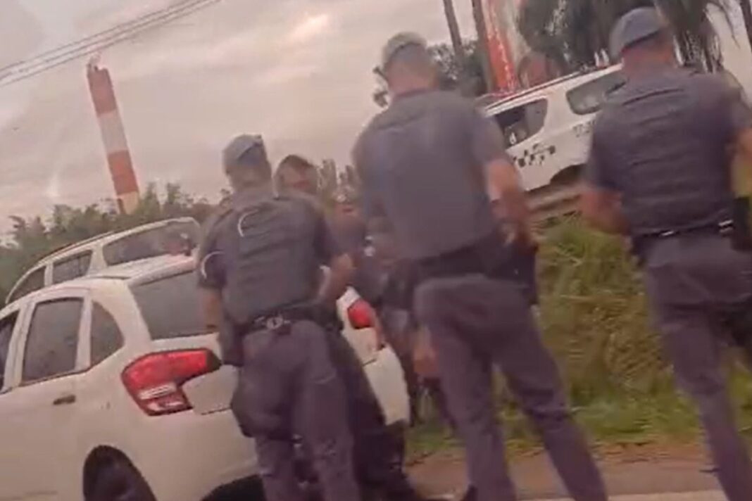 Suspeito morre e grávida é atingida de raspão em confronto após tentativa de roubo na SP-340