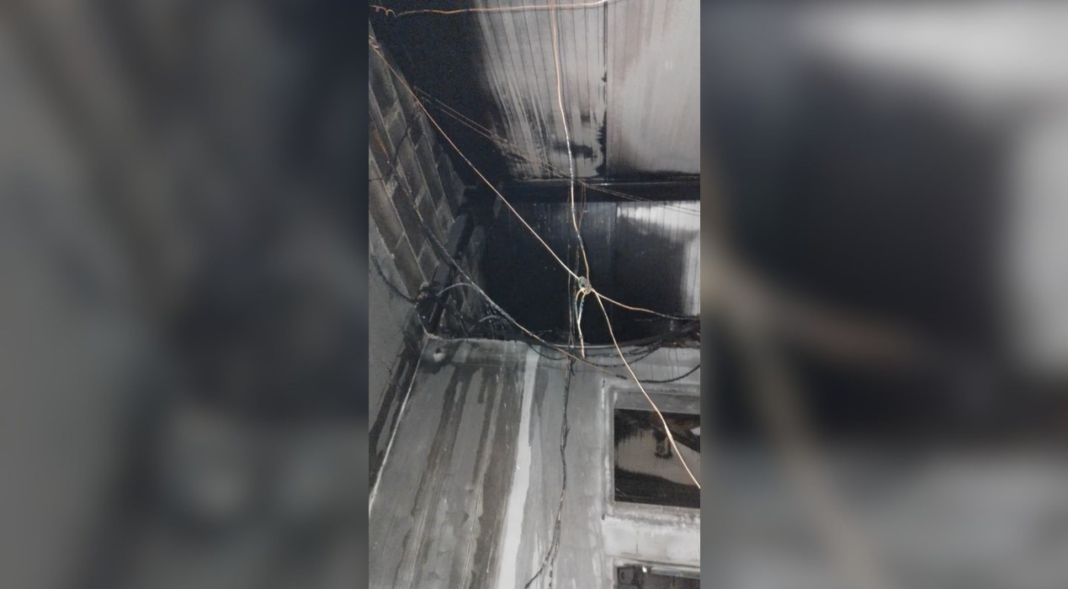 Raio atinge imóvel e causa incêndio em central de monitoramento em Bastos