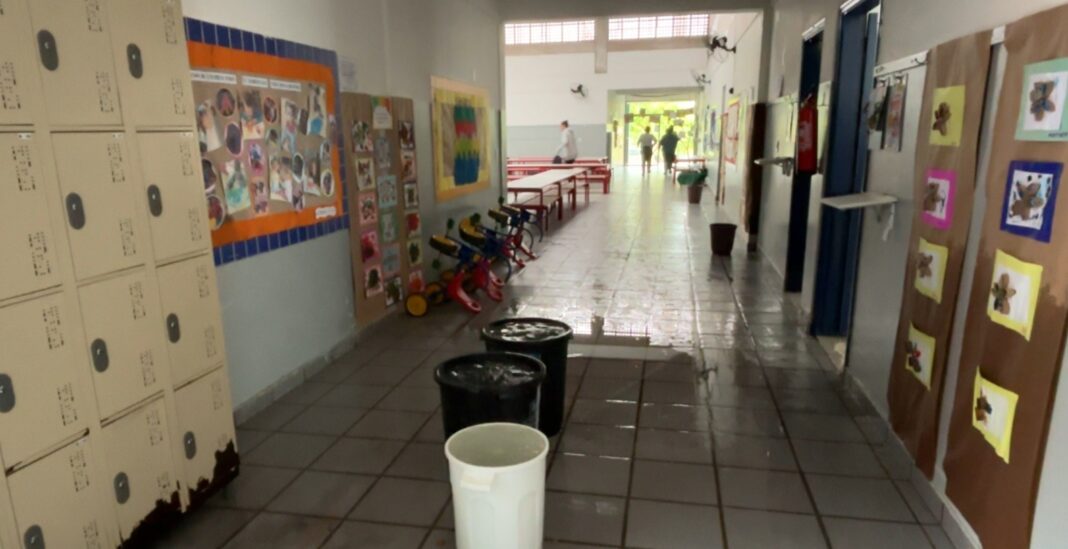 Chuva atinge rede elétrica e força dispensa de alunos em escola de Piracicaba