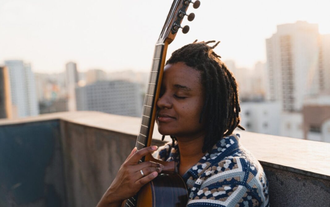Violonista de SP, reconhecida pela Forbes Under 30, retorna às origens para show solo em Tatuí