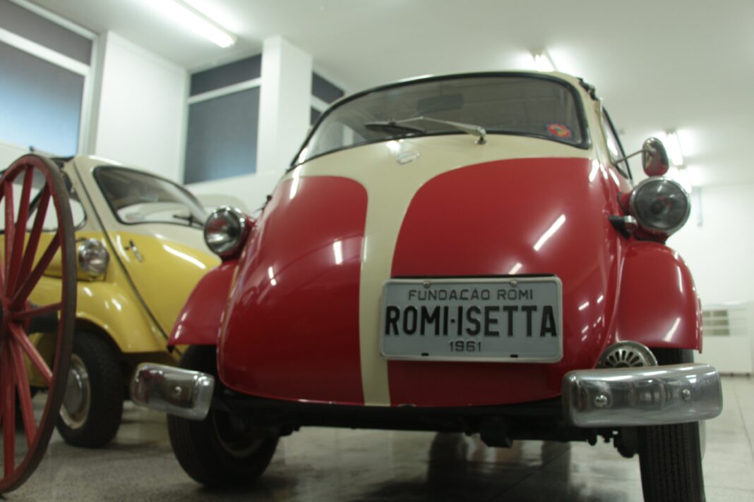 Romi-Isetta Completa 70 Anos: O Pioneiro Carro de Uma Porta Só na Produção em Série Brasileira