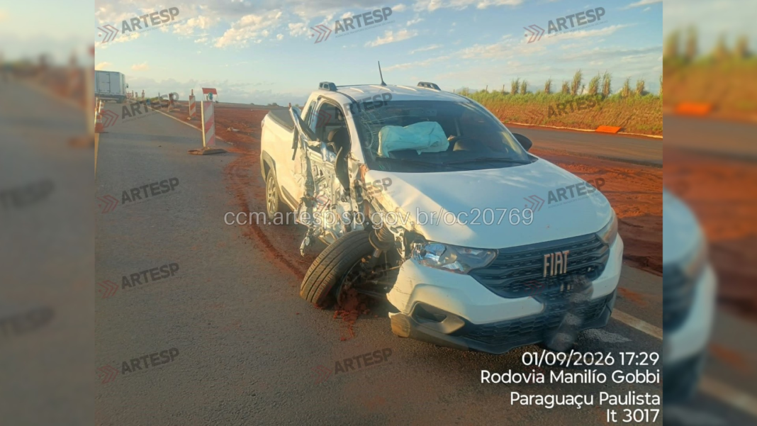 Colisão entre carro e caminhão deixa a SP-284 interditada por 13 horas em Paraguaçu Paulista
