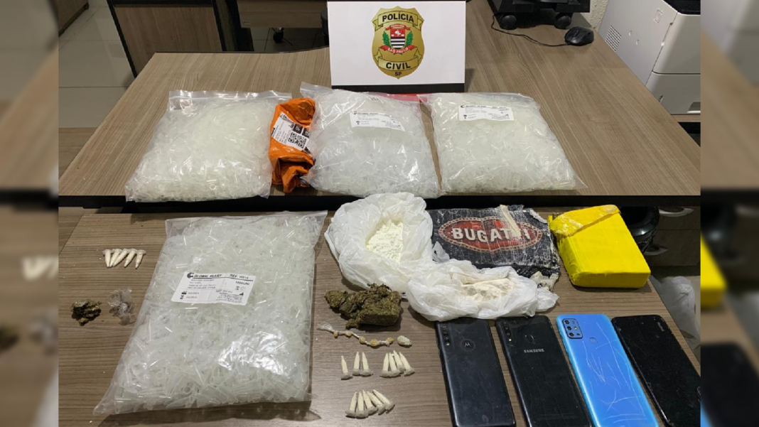 Força-tarefa apreende drogas avaliadas em mais de R$ 100 mil e prende quatro pessoas por tráfico em Santa Cruz do Rio Pardo