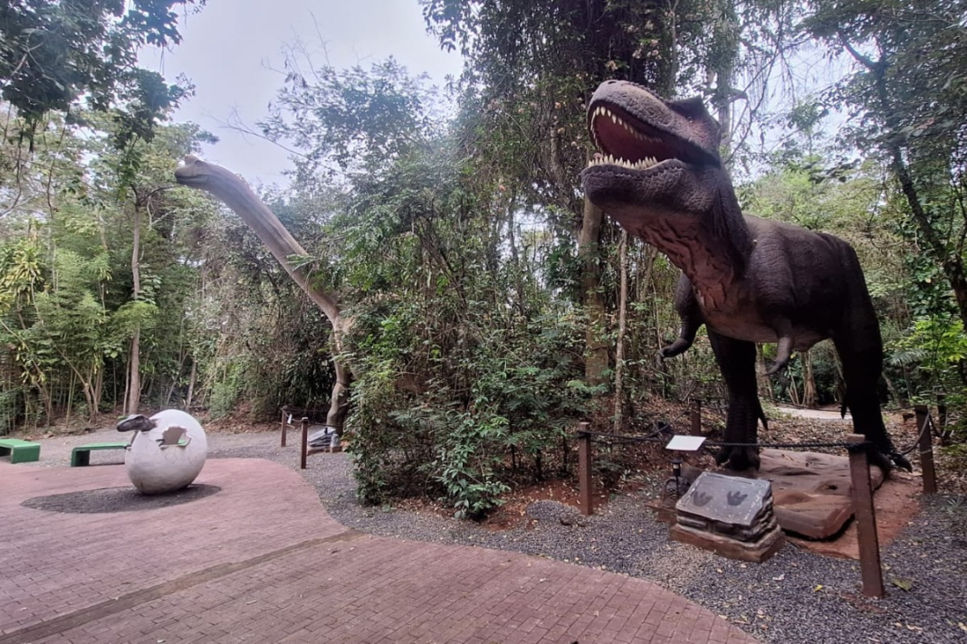 Vale dos Dinossauros em Presidente Epitácio fecha para manutenção após feriado; veja últimos dias de visitação