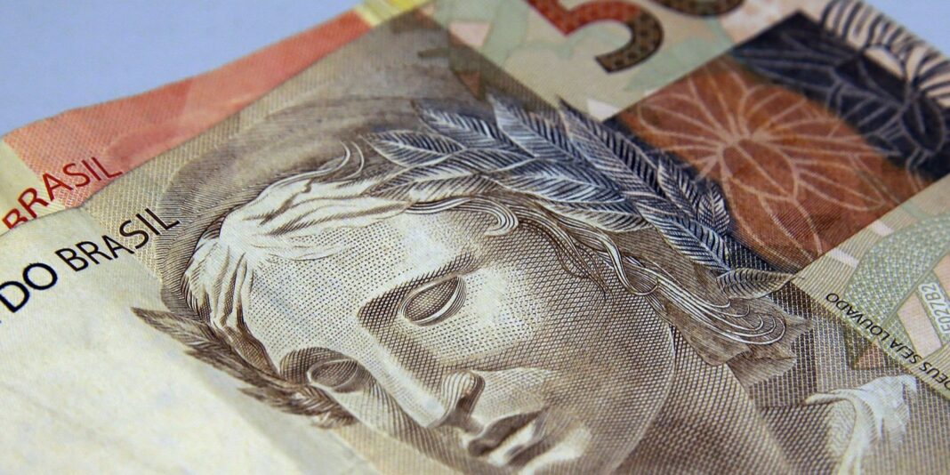 Caderneta de Poupança Registra Saída Líquida de R$ 10,5 Bilhões em Agosto