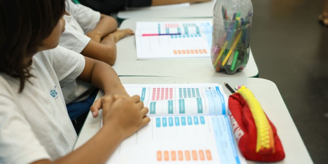 Escolas Têm Prazo Final Nesta Sexta Para Escolher Livros Didáticos de 2027 a 2030