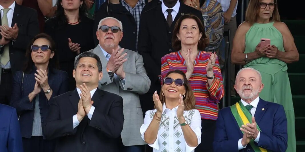 Brasília Celebra a Independência com Desfile Cívico-Militar na Esplanada dos Ministérios