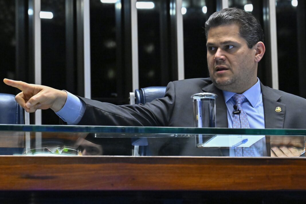Senado votará PEC da Segurança Pública na próxima terça-feira, diz Alcolumbre