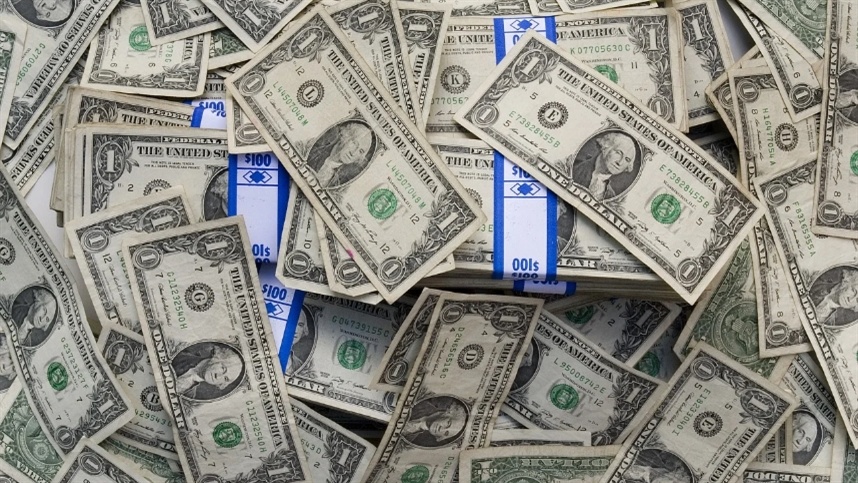 Dólar sobe e Ibovespa cai no fechamento de outubro