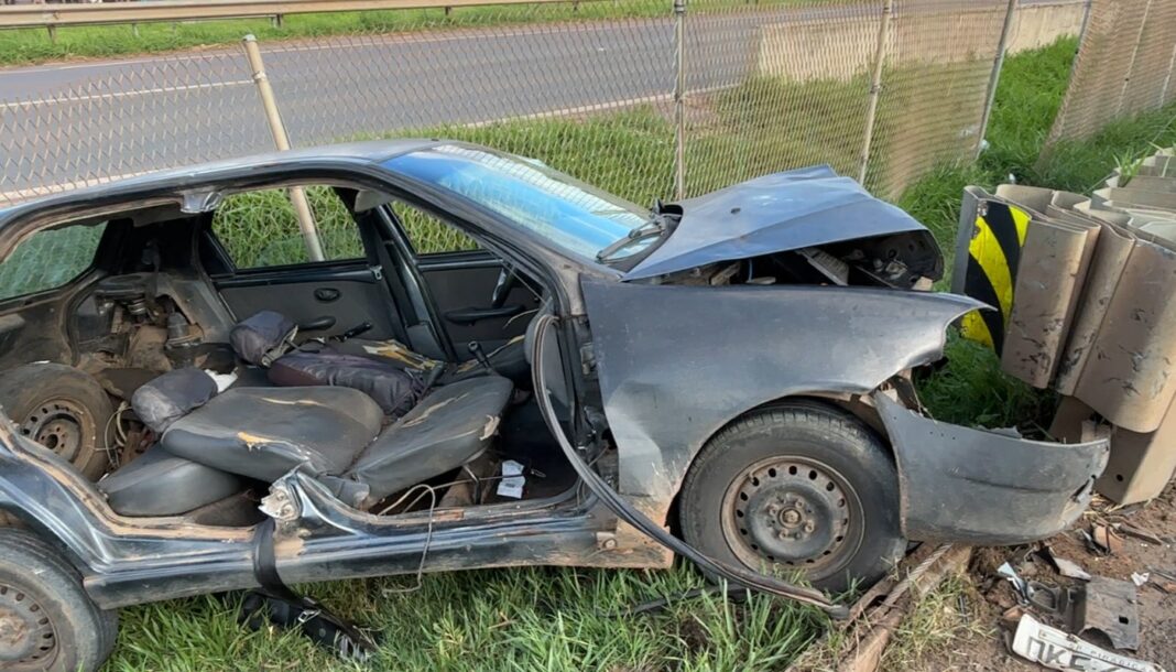 Homem de 26 anos fica gravemente ferido em acidente na Rodovia do Açúcar
