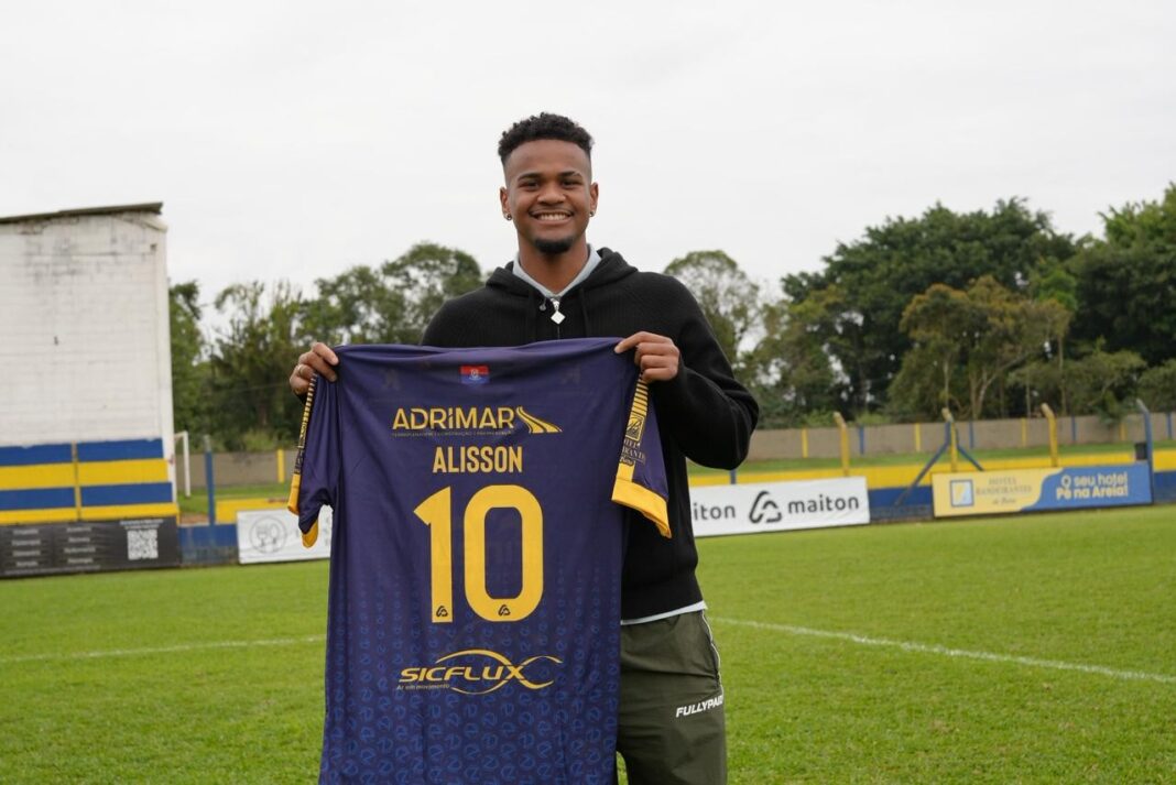 Alisson Santana, destaque da Seleção, começou no Nação Araquari em SC