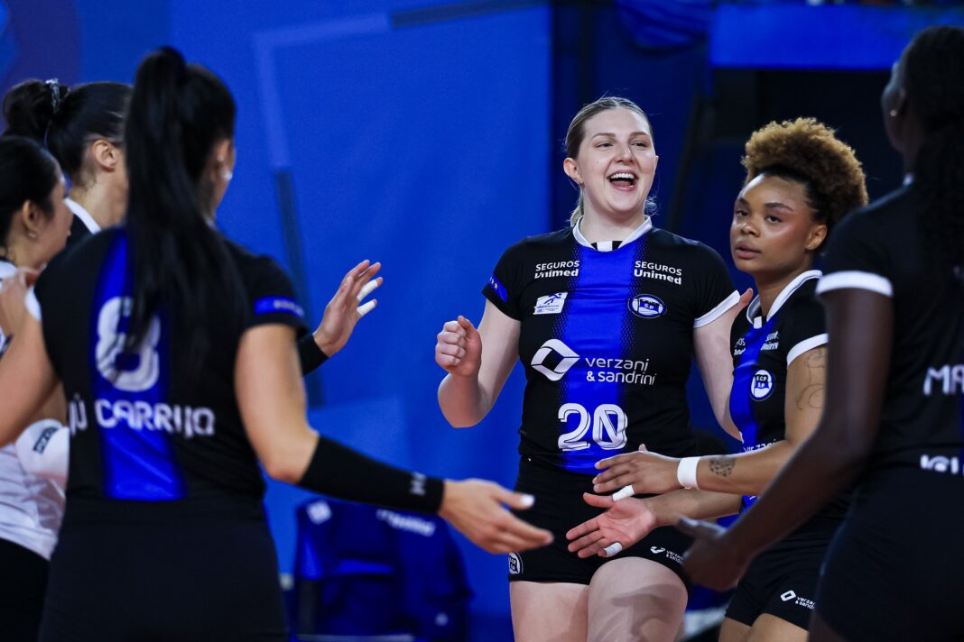 Pinheiros enfrenta Brusque na Superliga Feminina; assista ao vivo