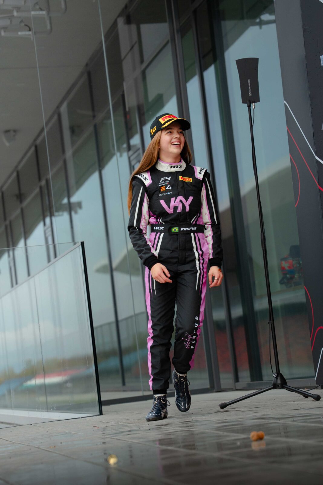 Vicky Farfus faz sua estreia na F4 Brasil em Interlagos e fala sobre desafios